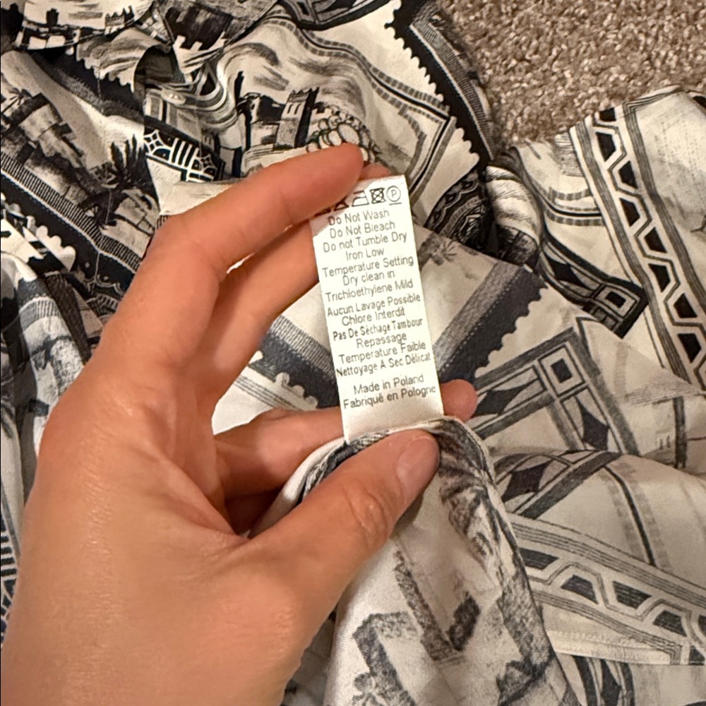 JOSEPH

Dawson Big Stamp Print Blouse - Picture 15 of 16